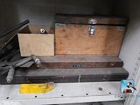 Metalen kast met inhoud - afbeelding 12 van  15