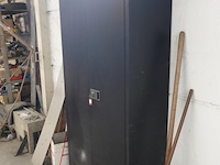 Metalen kast met inhoud - afbeelding 2 van  8