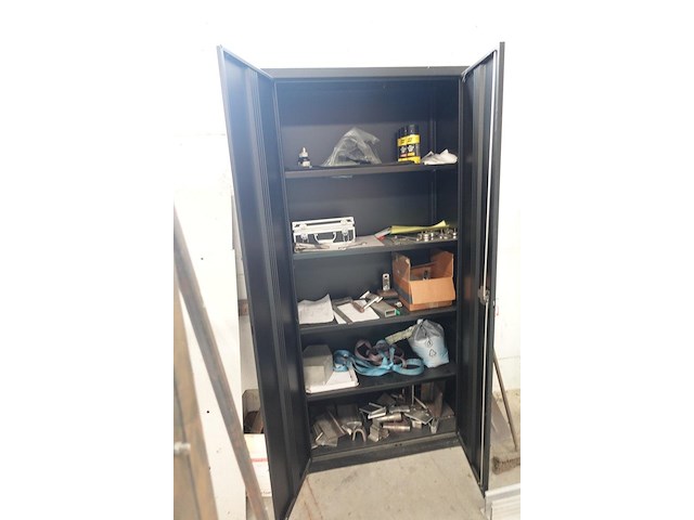 Metalen kast met inhoud - afbeelding 3 van  8