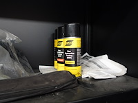 Metalen kast met inhoud - afbeelding 7 van  8