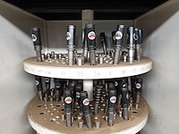 Metalen kast met inhoud - afbeelding 3 van  6