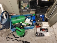 Metalen kast met inhoud - afbeelding 2 van  4