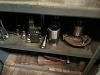 Metalen kast met inhoud - afbeelding 14 van  15