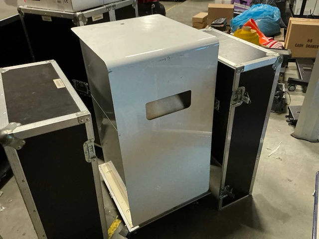 Metalen kast voor fotoprinter met flightcase - afbeelding 2 van  7