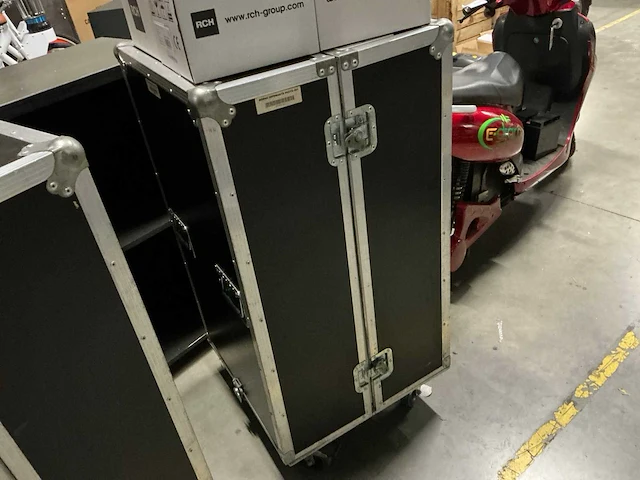 Metalen kast voor fotoprinter met flightcase - afbeelding 6 van  7
