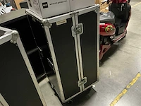 Metalen kast voor fotoprinter met flightcase - afbeelding 6 van  7