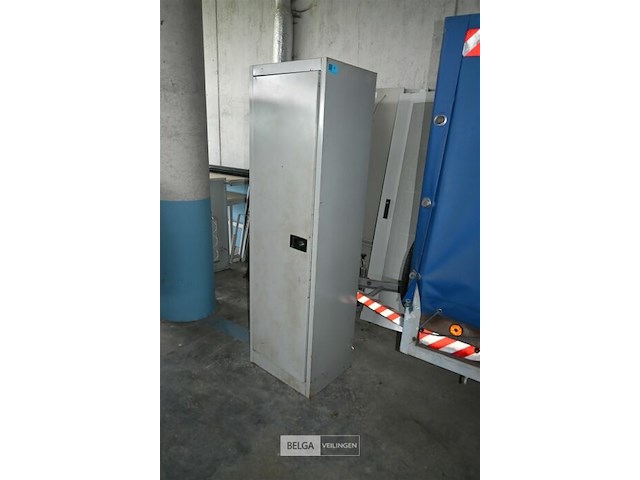Metalen kast - afbeelding 1 van  4