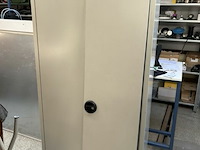 Metalen kast - afbeelding 1 van  2