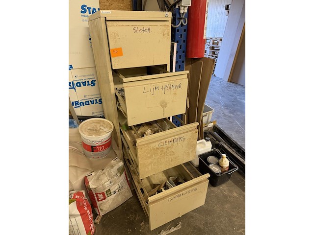 Metalen kast - afbeelding 1 van  1