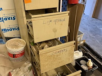 Metalen kast - afbeelding 1 van  1