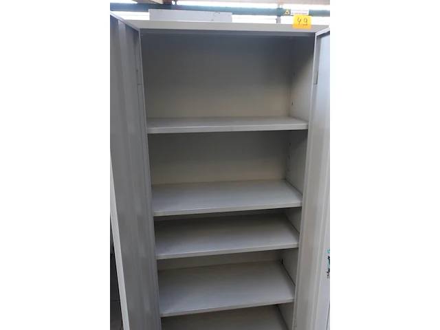 Metalen kast - afbeelding 2 van  2