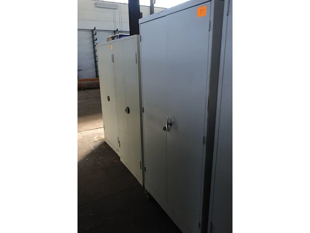 Metalen kast - afbeelding 1 van  2