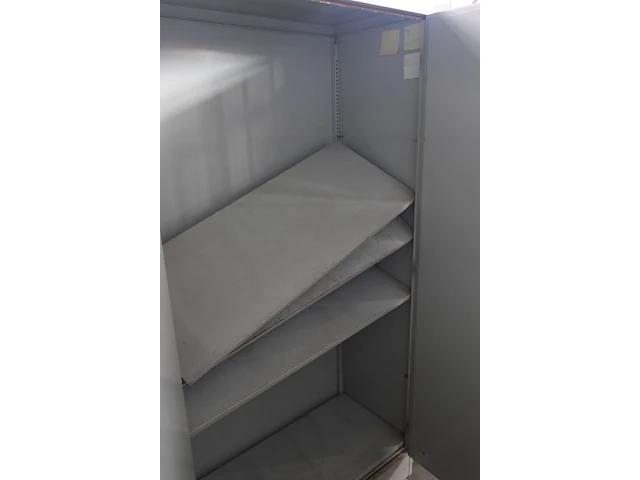 Metalen kast - afbeelding 2 van  2