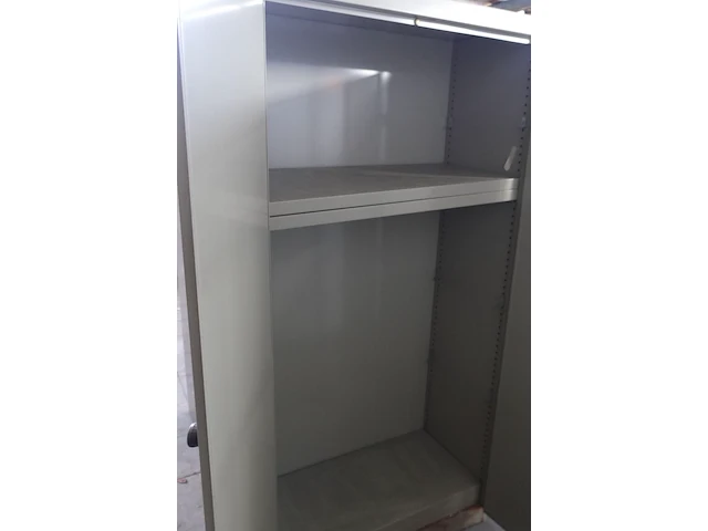 Metalen kast - afbeelding 2 van  2