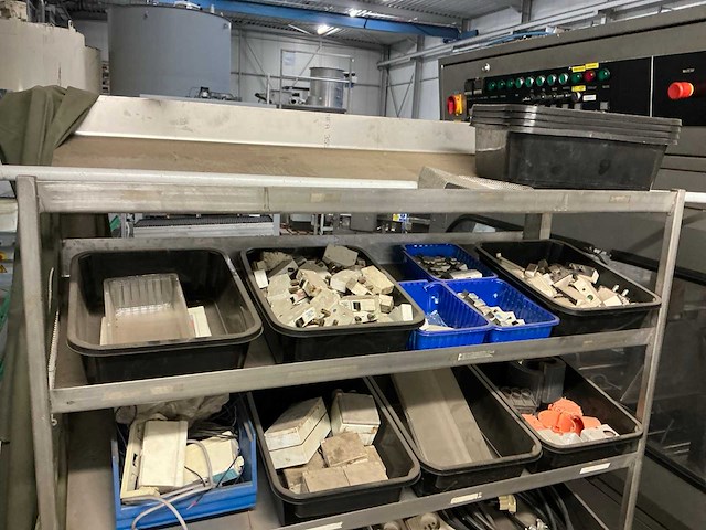 Metalen kast - afbeelding 12 van  13