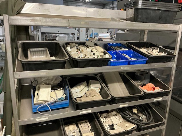 Metalen kast - afbeelding 13 van  13