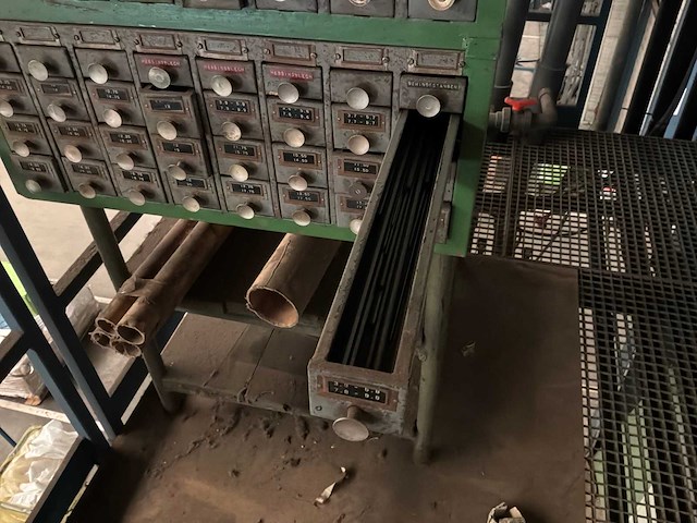 Metalen kast - afbeelding 3 van  3