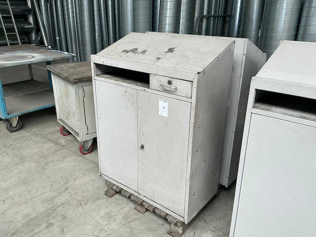 Metalen kasten (2x) - afbeelding 1 van  6