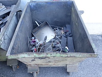 Metalen kiepbak-kantelmechanisme + 3x verrijdbare container - afbeelding 2 van  5