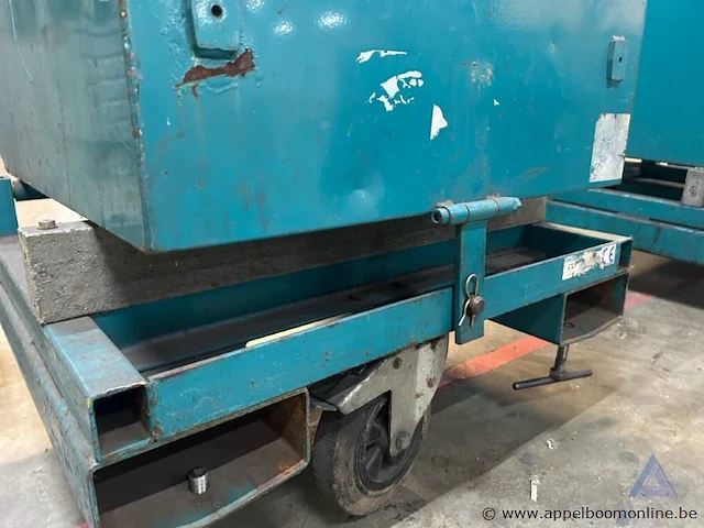Metalen kiepcontainer - afbeelding 2 van  2