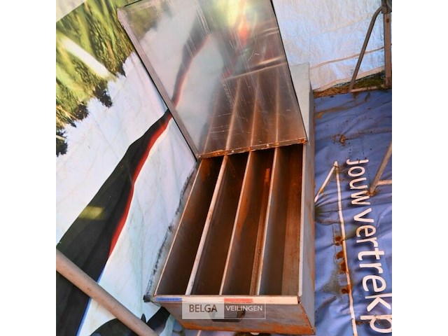 Metalen kist - afbeelding 2 van  2