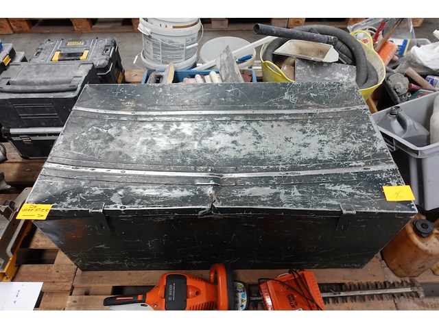 Metalen kist - afbeelding 1 van  4