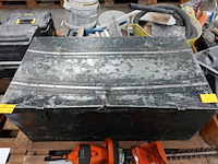 Metalen kist - afbeelding 1 van  4