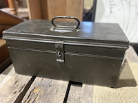 Metalen kistje - afbeelding 1 van  2