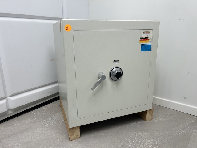 Metalen kluis 62x52x62cm - afbeelding 1 van  3