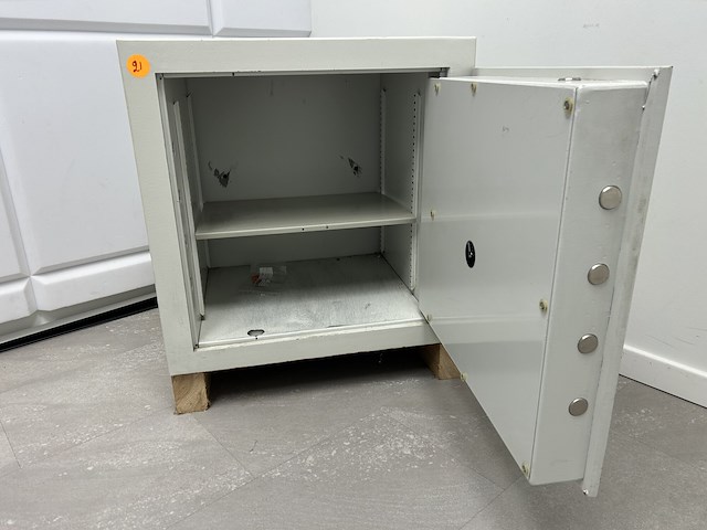 Metalen kluis 62x52x62cm - afbeelding 2 van  3