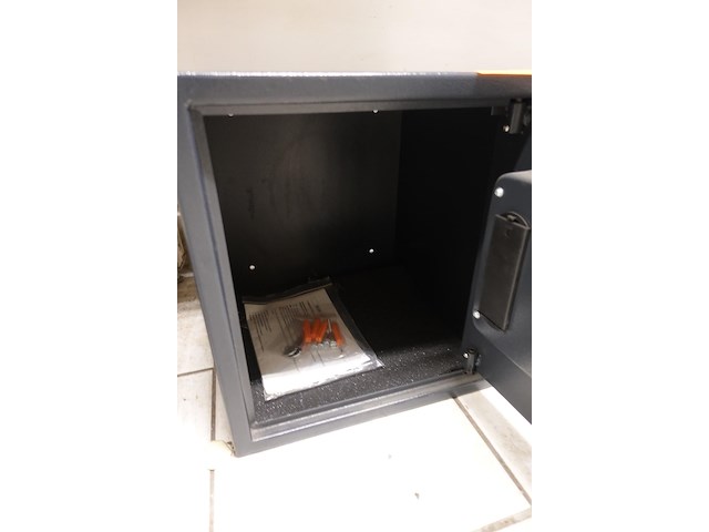 Metalen kluis - afbeelding 7 van  7