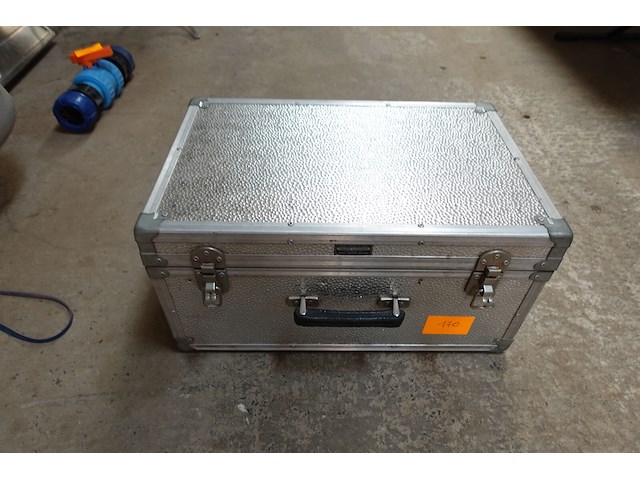 Metalen koffer l. 57 b. 38 h. 28cm - afbeelding 2 van  4