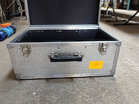 Metalen koffer l. 57 b. 38 h. 28cm - afbeelding 4 van  4