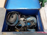 Metalen koffer met diverse spanbanden - afbeelding 2 van  3