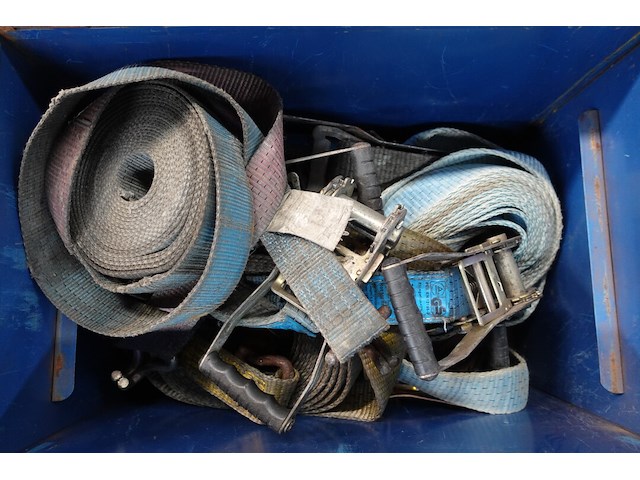 Metalen koffer met diverse spanbanden - afbeelding 3 van  3