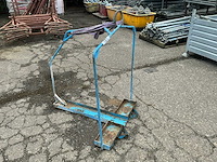 Metalen kruiwagen lifter - afbeelding 1 van  1