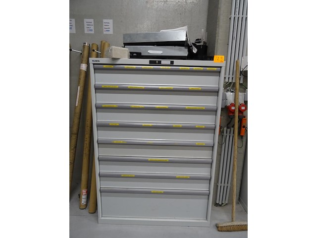 Metalen ladekast lista + inhoud - afbeelding 1 van  10