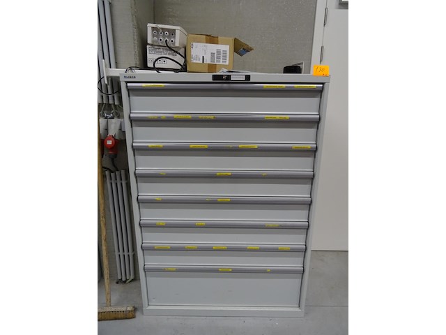 Metalen ladekast lista + inhoud - afbeelding 1 van  10