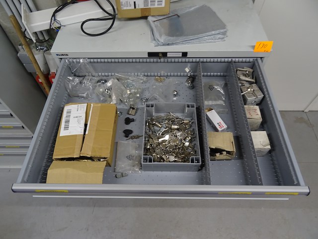 Metalen ladekast lista + inhoud - afbeelding 4 van  10