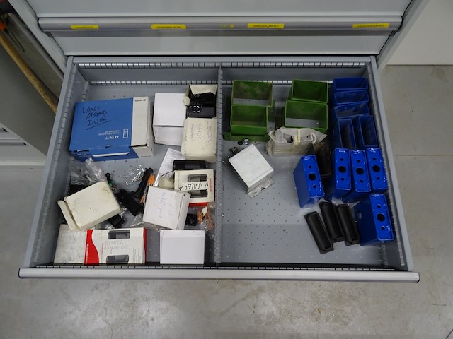 Metalen ladekast lista + inhoud - afbeelding 7 van  10