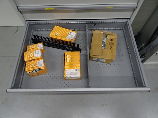 Metalen ladekast lista + inhoud - afbeelding 6 van  9