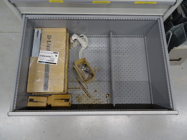 Metalen ladekast lista + inhoud - afbeelding 9 van  9