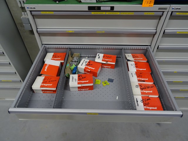 Metalen ladekast lista + inhoud - afbeelding 4 van  9