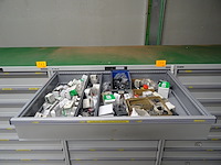 Metalen ladekast lista + inhoud - afbeelding 2 van  9