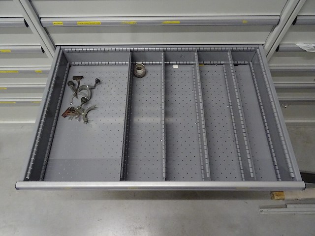 Metalen ladekast lista + inhoud - afbeelding 6 van  9