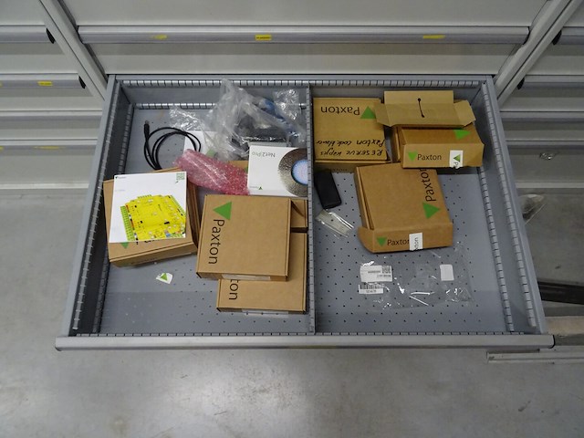 Metalen ladekast lista + inhoud - afbeelding 7 van  9