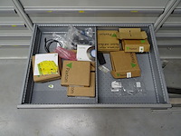 Metalen ladekast lista + inhoud - afbeelding 7 van  9