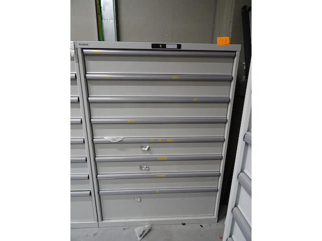 Metalen ladekast lista + inhoud - afbeelding 1 van  9