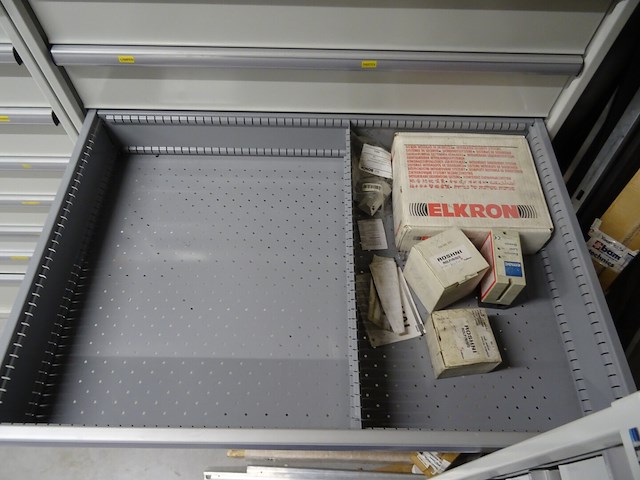 Metalen ladekast lista + inhoud - afbeelding 4 van  9