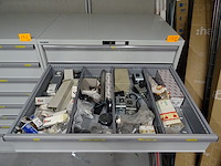 Metalen ladekast lista + inhoud - afbeelding 3 van  9